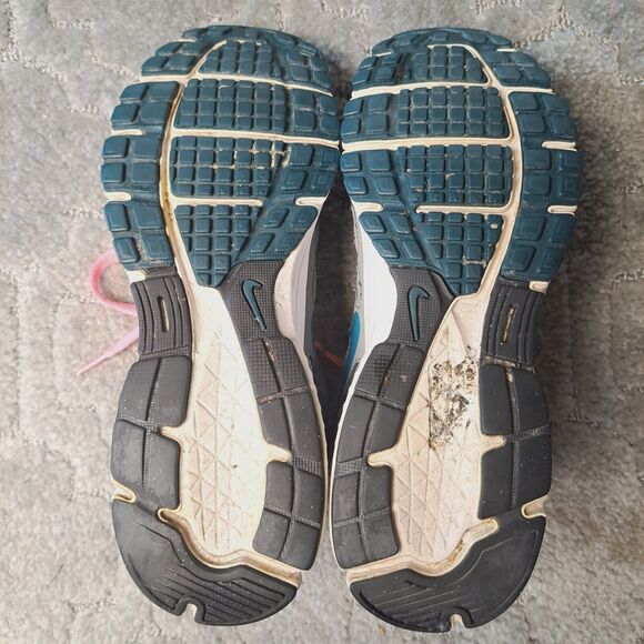 Nike Revolution 2 Trainer Sneakers WOMENS SIZE 9 Wolf Grey trainers walking - Picture 7 of 11